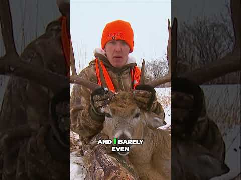 Giant Buck's Antler Falls Off! Crazy Deer Hunting Story